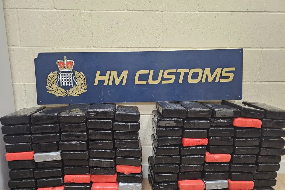 HM Customs Gibraltar Drug Bust: 500 kg Cocaine Intercepted with FIFISH Underwater Robot